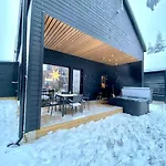 Exclusive Nordic - 5 New On One Private Propert - Sleeps 40 Villa Syöte