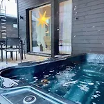 Exclusive Nordic - 5 New On One Private Propert - Sleeps 40 Syöte