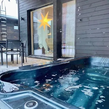 Exclusive Nordic - 5 New On One Private Propert - Sleeps 40 Syöte